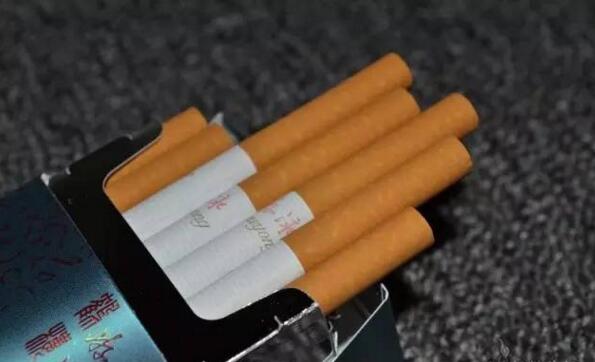 黃鶴樓游泳回歸，爺爺輩最喜愛的香煙品牌