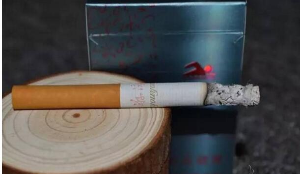 黃鶴樓游泳回歸，爺爺輩最喜愛的香煙品牌