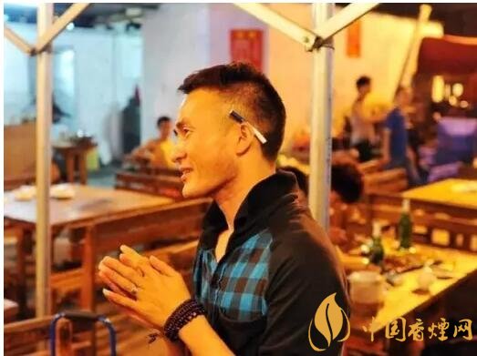 香煙夾耳朵上是怎么來(lái)的，耳夾煙是男人的專利