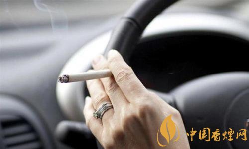 車內(nèi)抽煙更易致癌，車內(nèi)二手煙讓車受傷