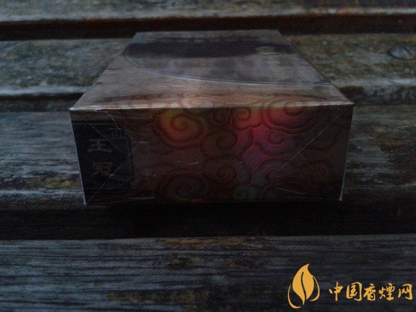 國(guó)產(chǎn)雪茄煙(王冠萬(wàn)象細(xì)支)價(jià)格表圖 王冠萬(wàn)象多錢(qián)一包