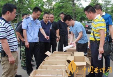 貴港市特大非法經(jīng)營(yíng)卷煙案10人獲刑 涉案煙絲達(dá)上百?lài)崳?></div>

                            <div   id=